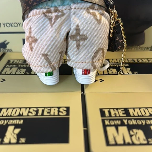 Ma.K Designer Monster Doll with Brown and Cream Outfit - Picture 3 of 4